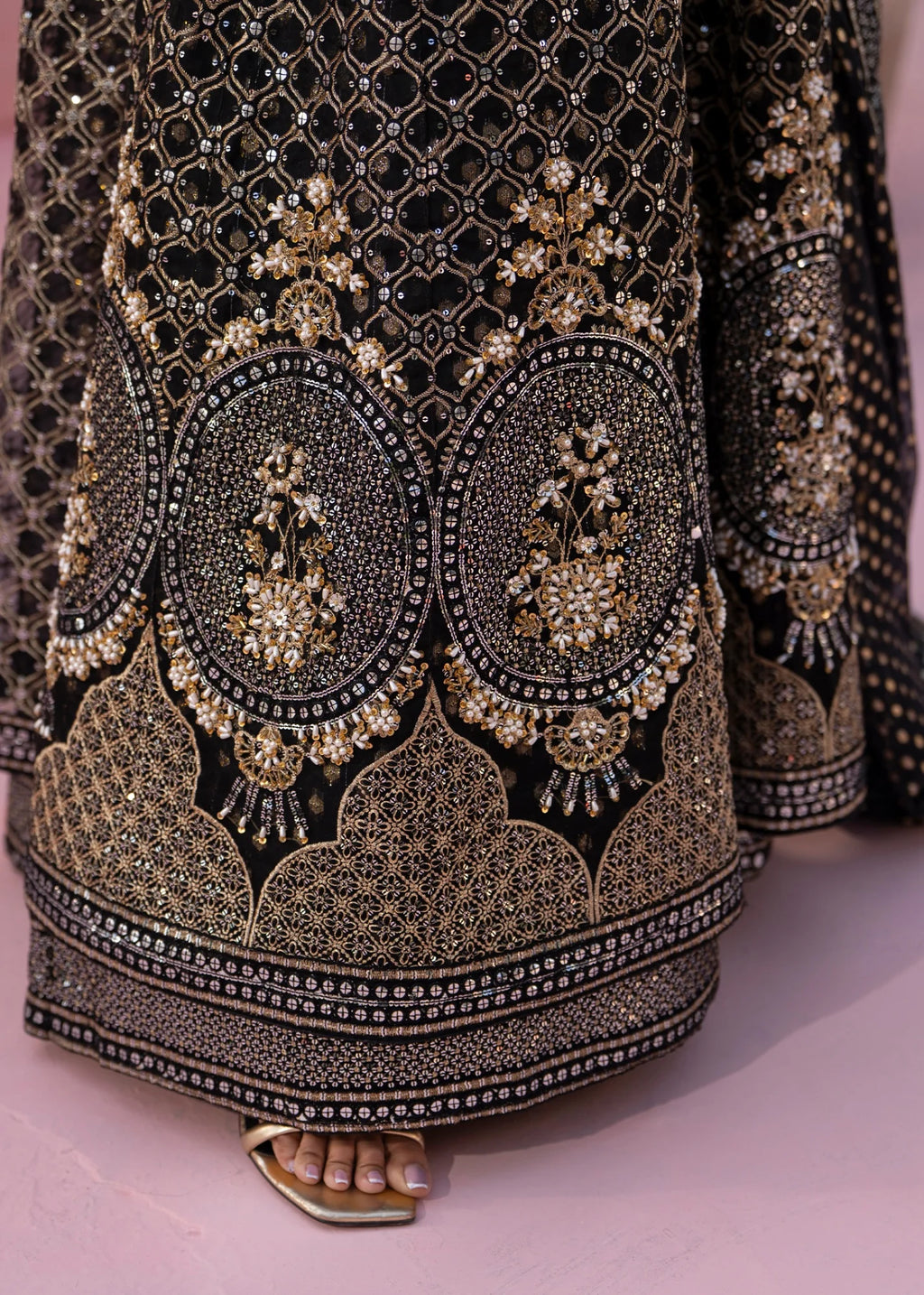 MR-1053 Zeenat